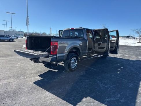 Used 2020 Ford F350 Lariat w/ Chrome Package image 18