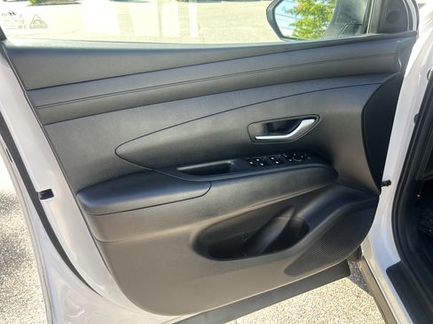 Used 2025 Hyundai Tucson SEL AWD/4WD image 15