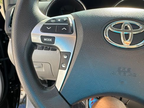 Used 2013 Toyota Highlander Plus image 31