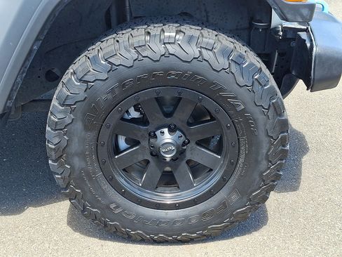 Used 2020 Jeep Wrangler Sport AWD/4WD image 8