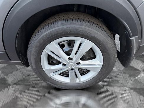 Certified 2025 Nissan Kicks Play S image 17