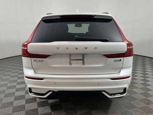 Certified 2025 Volvo XC60 B5 Plus image 9