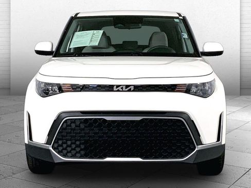 Certified 2025 Kia Soul LX w/ LX Technology Package FWD image 2