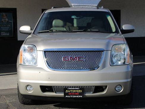 Used 2013 GMC Yukon Denali AWD/4WD image 3