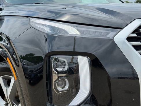 Used 2022 Hyundai Palisade Limited FWD image 3