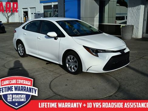 Used 2023 Toyota Corolla LE image 2