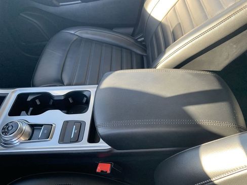 Used 2023 Ford Edge SEL image 21