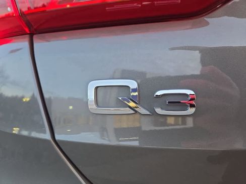 Used 2022 Audi Q3 2.0T Premium Plus w/ Premium Plus Package image 8