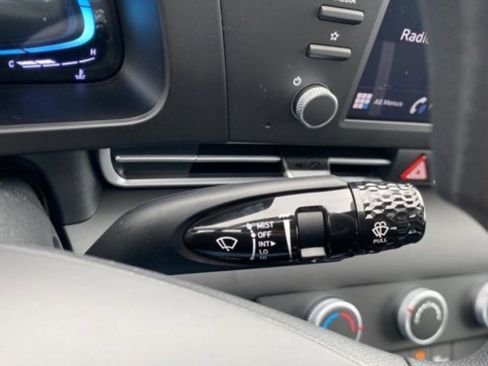 New 2026 Hyundai Elantra SE image 19