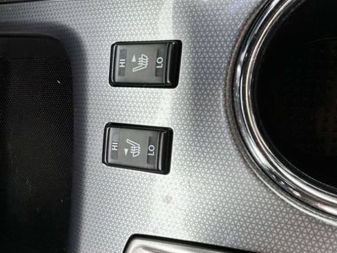 Used 2019 Nissan Pathfinder SL AWD/4WD image 19