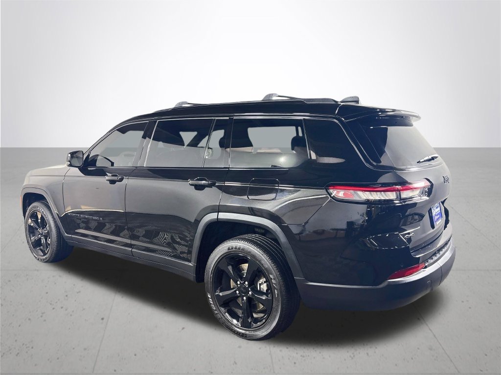 Used 2024 Jeep Grand Cherokee L Altitude AWD/4WD image 8