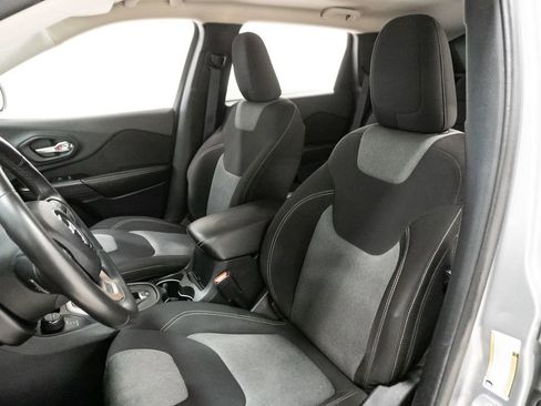 Used 2014 Jeep Cherokee Latitude image 8