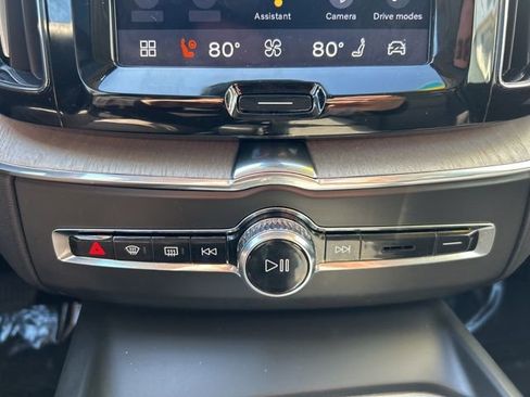 Certified 2025 Volvo XC60 B5 Plus image 25