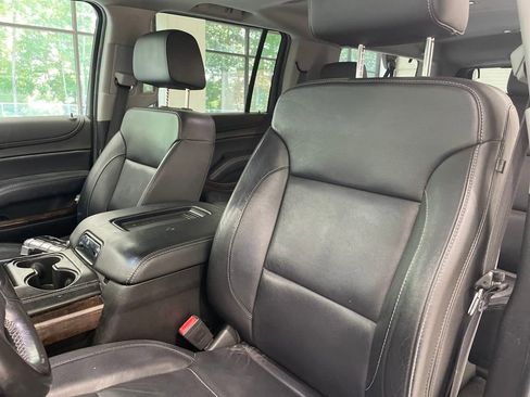 Used 2018 Chevrolet Suburban LT image 11