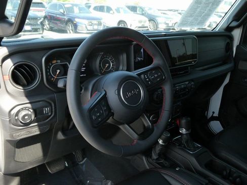 Used 2024 Jeep Wrangler Unlimited Rubicon w/ XTREMEE 35" Tire Package image 36