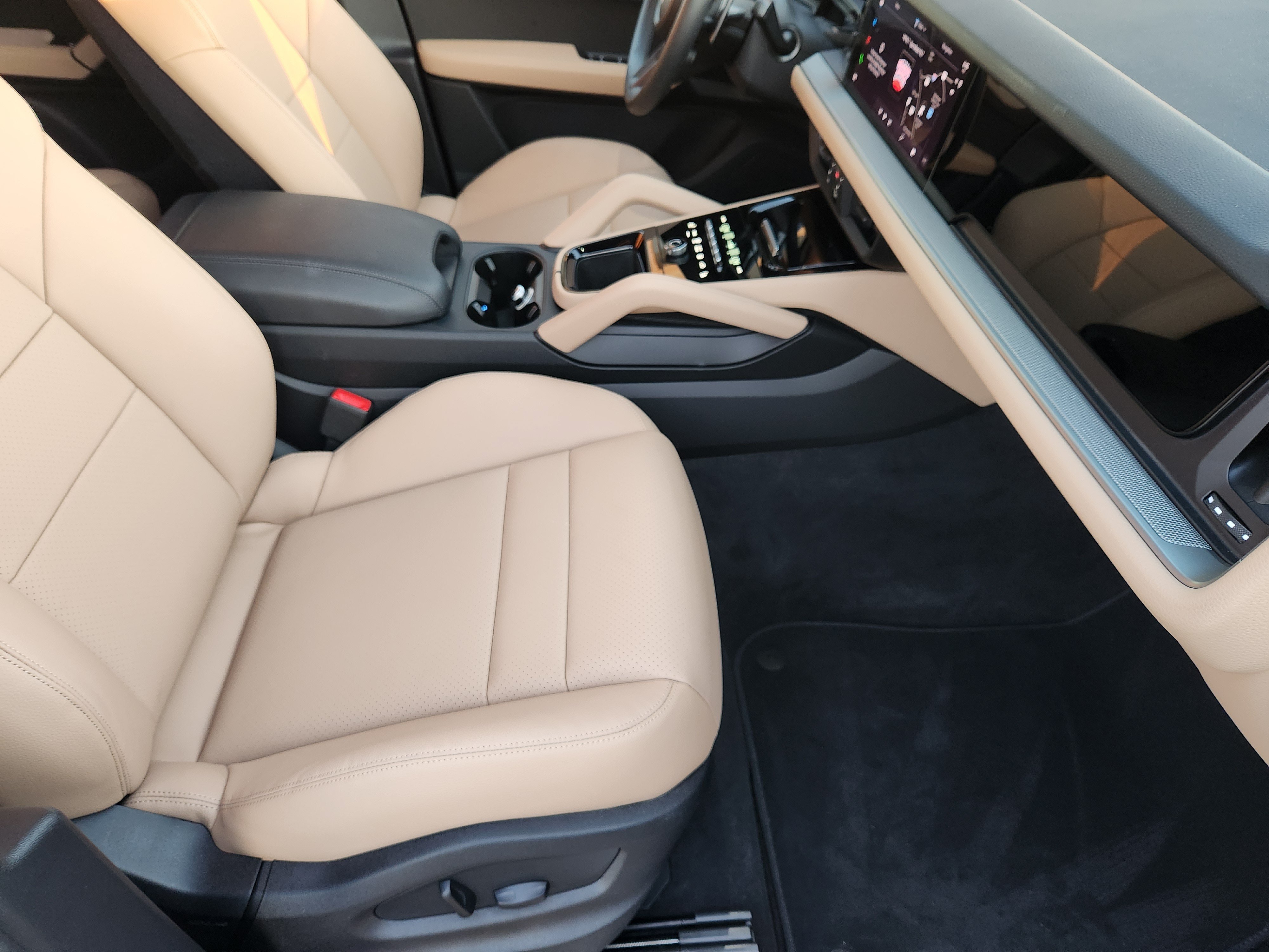Certified 2026 Porsche Cayenne AWD/4WD image 16