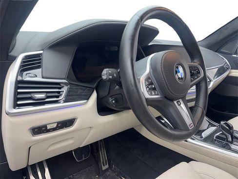 Used 2022 BMW X7 xDrive40i w/ M Sport Package image 55