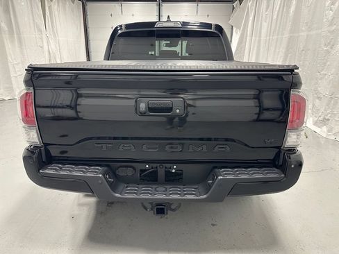 Used 2021 Toyota Tacoma TRD Off-Road w/ Technology Package AWD/4WD image 6