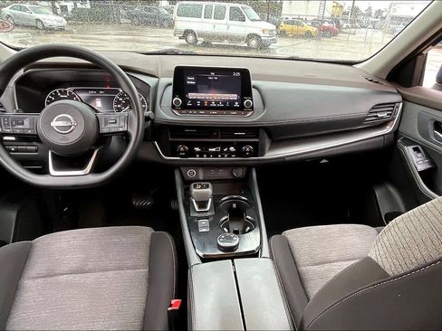 Used 2023 Nissan Rogue SV image 12