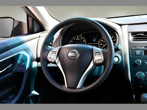 Used 2015 Nissan Altima 2.5 S w/ Power Driver Seat Package FWD image 16