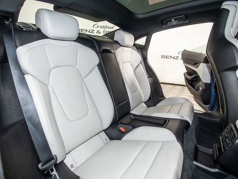 Used 2021 Porsche Taycan 4S w/ Premium Package image 15