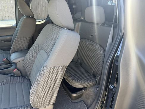 Used 2017 Nissan Frontier SV RWD image 12