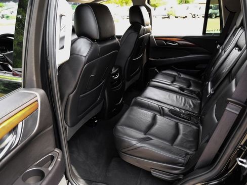 Used 2019 Cadillac Escalade Premium Luxury w/ LPO, Radiant Package RWD image 39