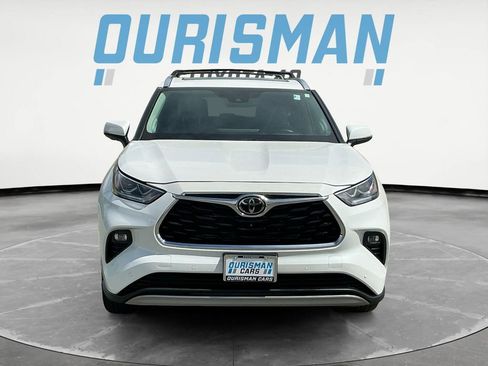 Certified 2025 Toyota Highlander Platinum AWD/4WD image 2