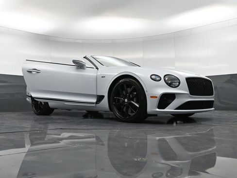 Used 2024 Bentley Continental GT AWD/4WD image 43