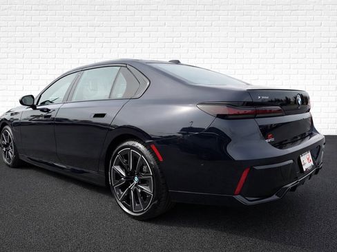 Used 2025 BMW 750e xDrive image 6