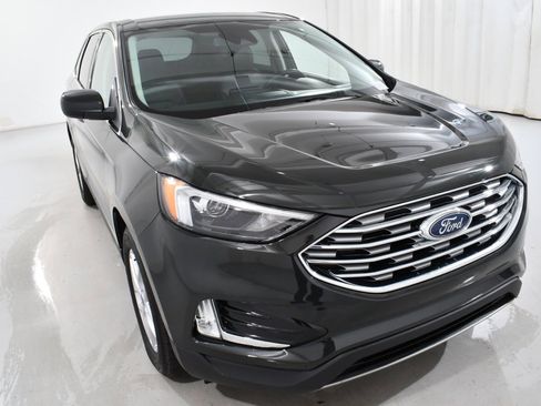 Used 2022 Ford Edge SEL w/ Convenience Package image 4