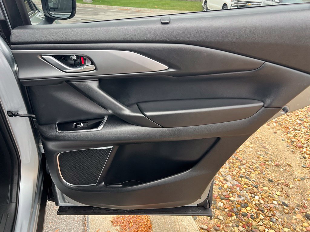 Used 2019 MAZDA CX-9 Touring w/ Touring Premium Package FWD image 27