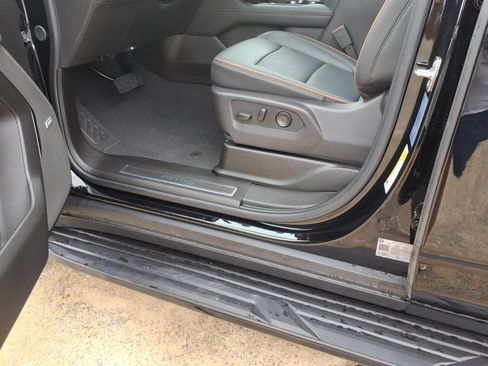 New 2026 GMC Yukon XL AT4 AWD/4WD image 12