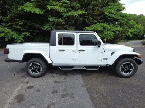 Used 2022 Jeep Gladiator Sport AWD/4WD image 5