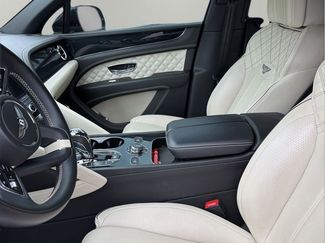 Used 2021 Bentley Bentayga video 1