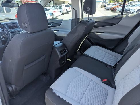 Used 2021 Chevrolet Equinox LS AWD/4WD image 29