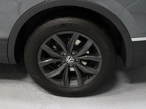 Used 2024 Volkswagen Tiguan SE FWD image 19