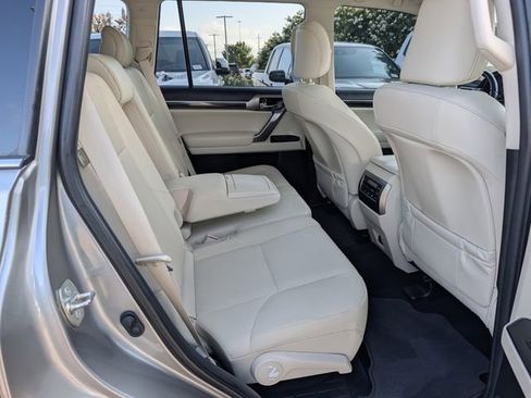 Used 2022 Lexus GX 460 Premium w/ Premium Package AWD/4WD image 31