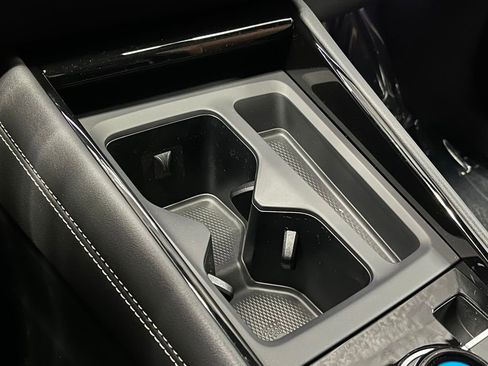 New 2026 Volkswagen Tiguan SEL R-Line image 13