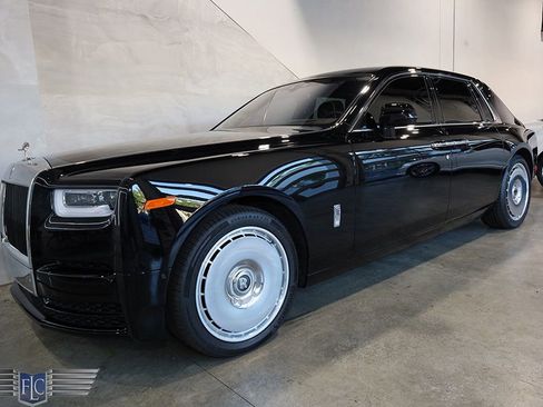 Used 2022 Rolls-Royce Phantom Sedan RWD image 11