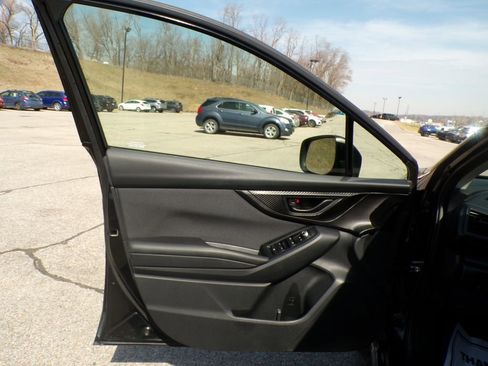 Used 2022 Subaru Crosstrek 2.0i Premium w/ Moonroof Package image 13