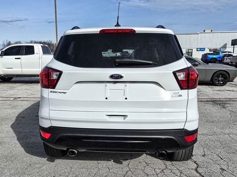Used 2019 Ford Escape SE image 5