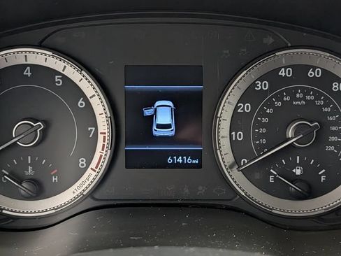 Used 2020 Hyundai Venue SEL FWD image 17