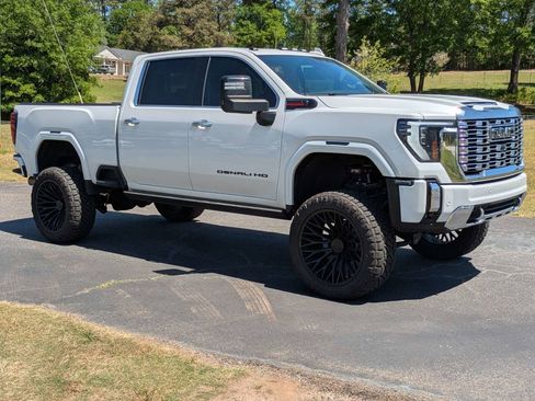 Used 2024 GMC Sierra 2500 Denali w/ Denali Reserve Package AWD/4WD image 8