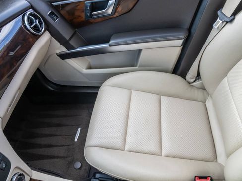 Used 2015 Mercedes-Benz GLK 350 GLK 350 4dr SUV w/ Premium 1 Package image 30