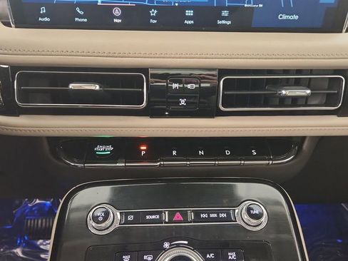 Used 2022 Lincoln Nautilus Reserve AWD/4WD image 31