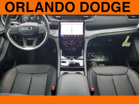 New 2025 Jeep Grand Cherokee Limited image 10