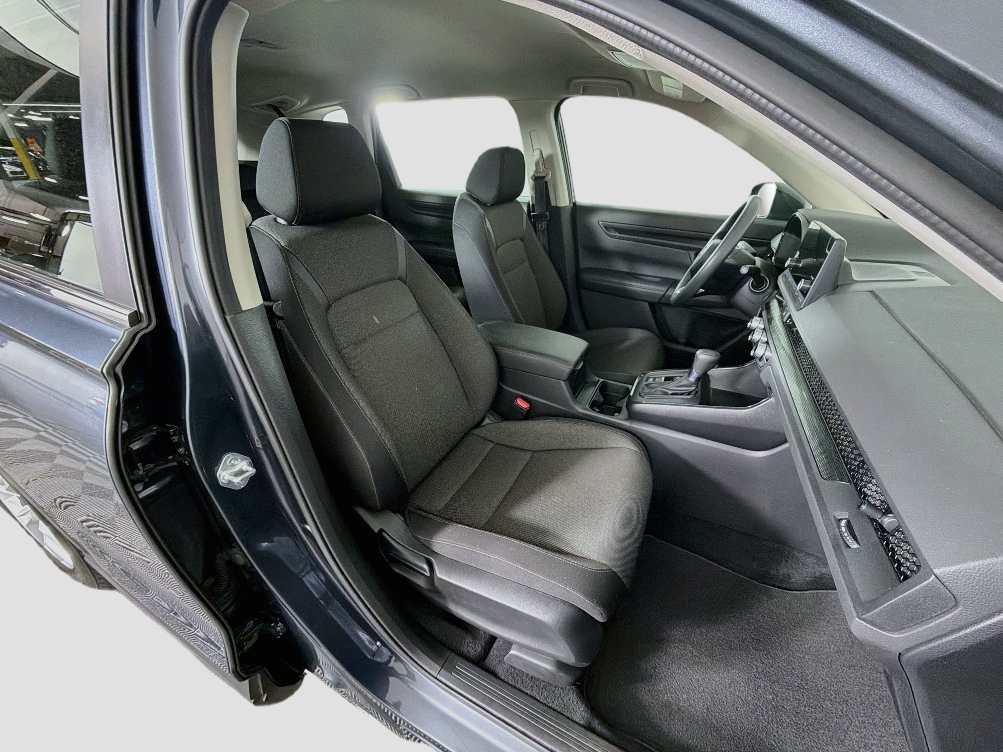 Used 2024 Honda CR-V LX image 30