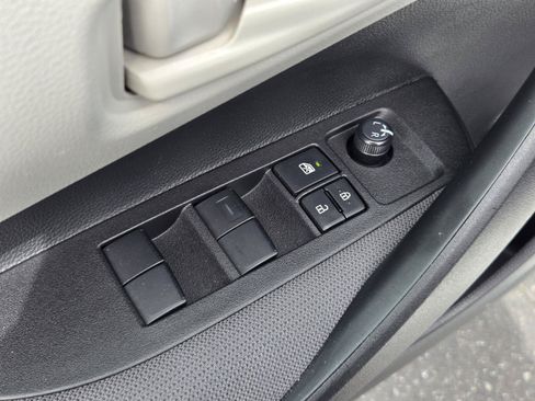 Used 2025 Toyota Corolla LE FWD image 17