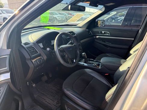 Used 2019 Ford Explorer XLT w/ Equipment Group 202A AWD/4WD image 9